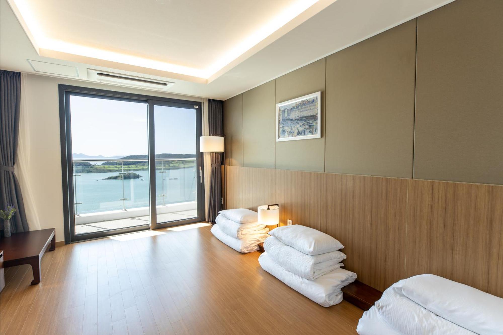 Ramada Plaza By Wyndham Dolsan Hotel