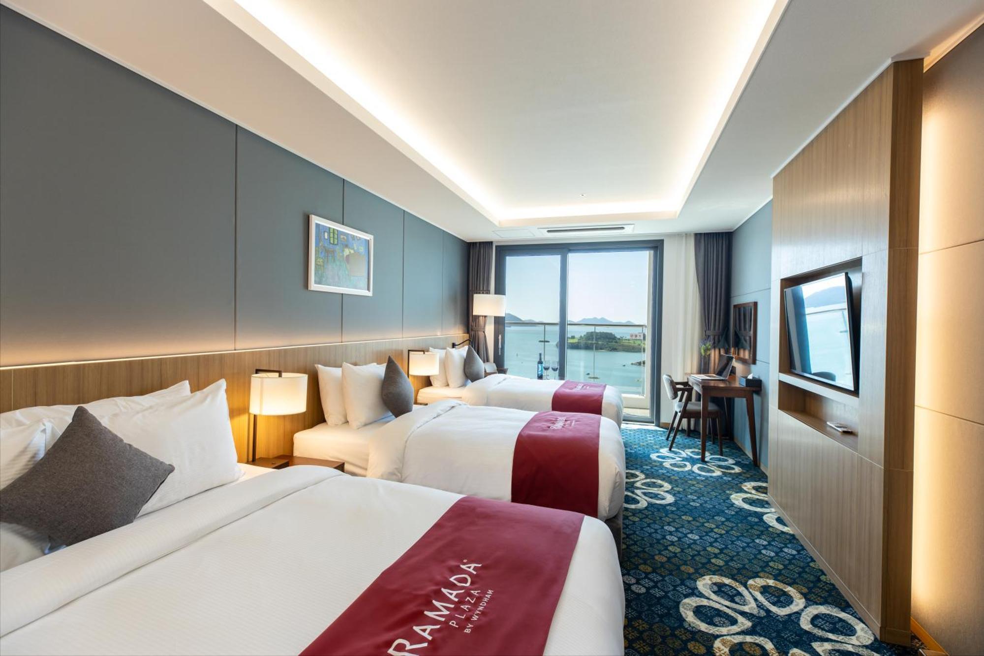 โรงแรม รามาดา พลาซา บาย วินด์แฮม ทอลซาน 4*